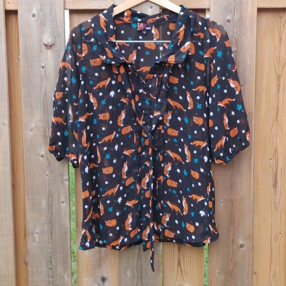 BEAUTIFUL Modcloth YUMI Fox Blouse Size Large - Picture 1 of 6